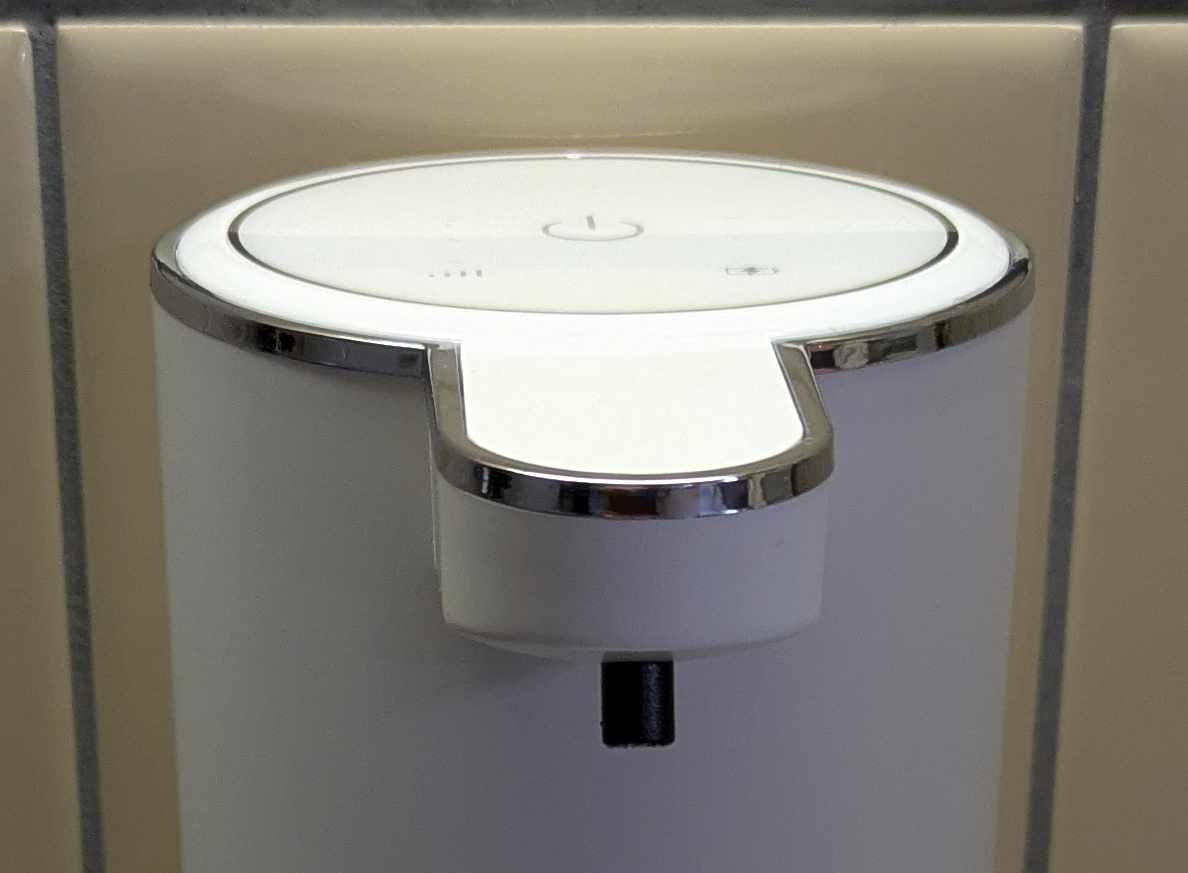 Eco4life のソープディスペンサーを購入し台所で食器用洗剤を入れてつかってますが割とおしゃれです